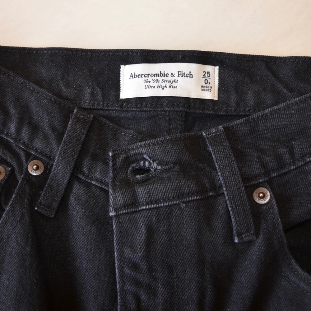 Abercrombie & Fitch The 90's Straight Jean